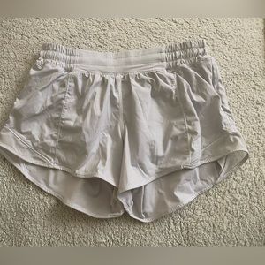 Lululemon hotty hot 4in shorts